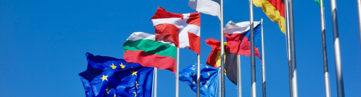 EUDI Wallet + Apple and Google Wallet: Faster entry through digital identity