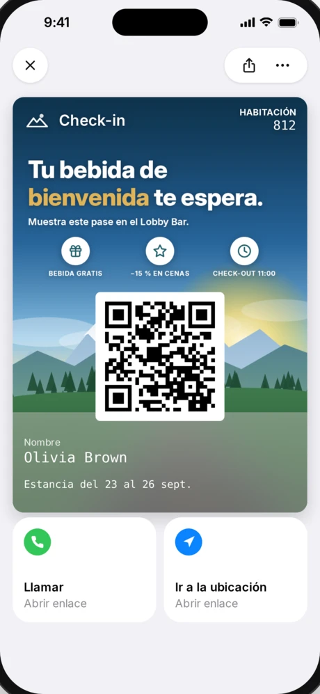 Pase de check-in de YourHotel con bebida de bienvenida en Apple Wallet